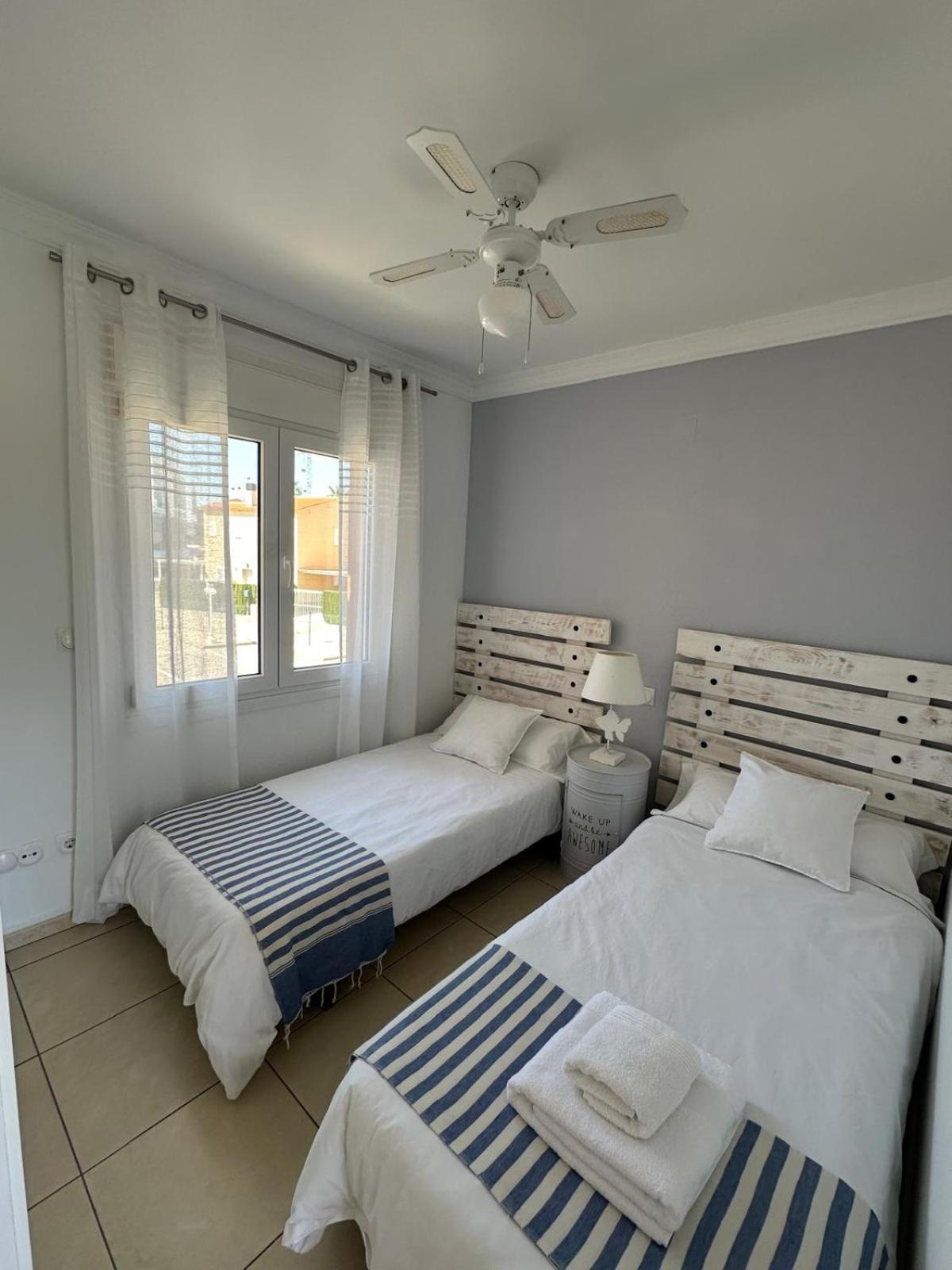 Apartamento Oliva Nova Flat In Front Of Met Exterior foto